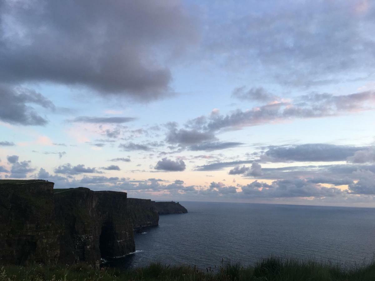 Conway'S Cottage With Sea View Nestling By Cliffs-Of-Moher Лісканнор Екстер'єр фото